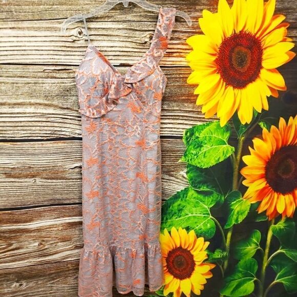 Lulus maxi gray/peachy🟧 lacy strappy dress small - Picture 1 of 7